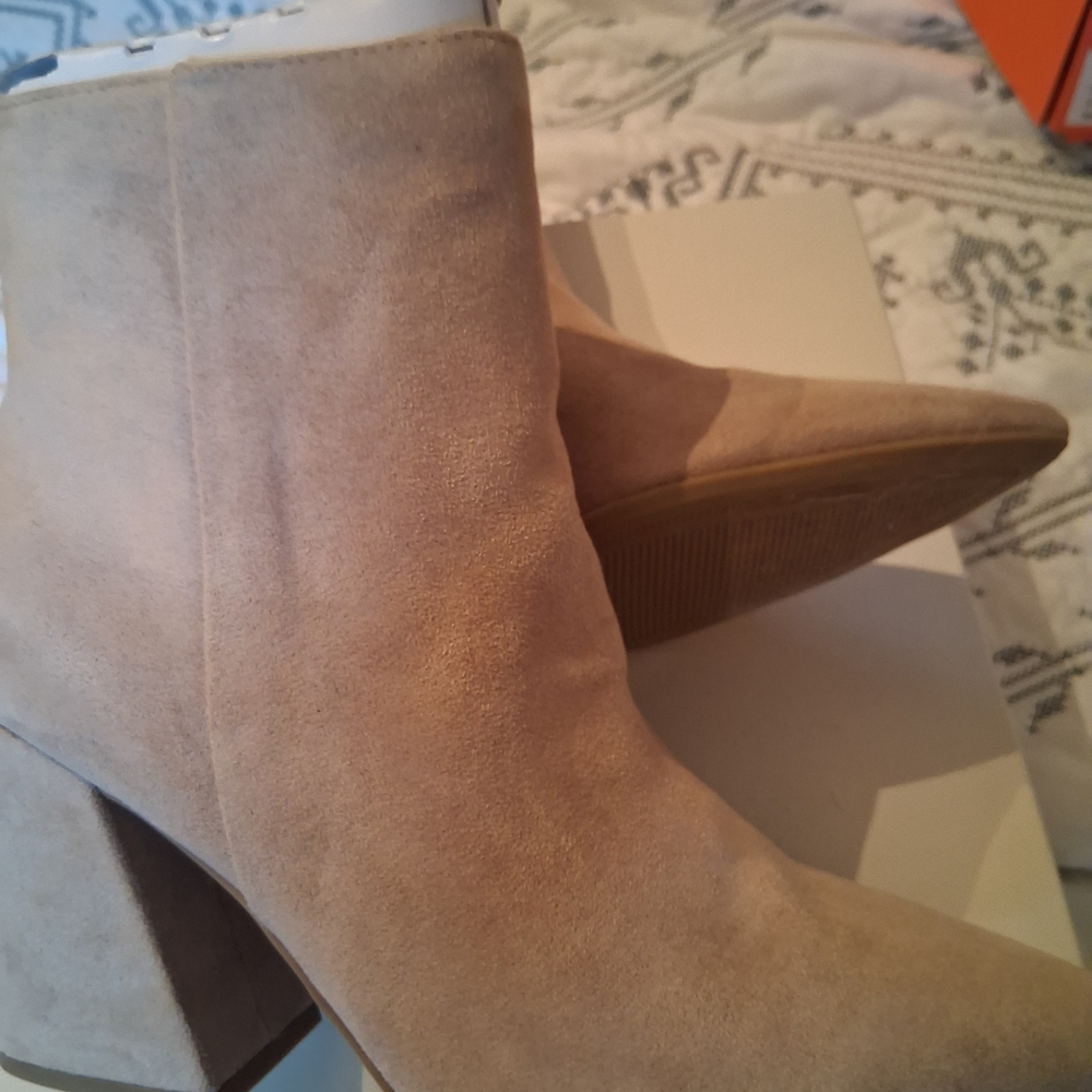 Women's Tan Ankle Boots - Picture 1 of 8